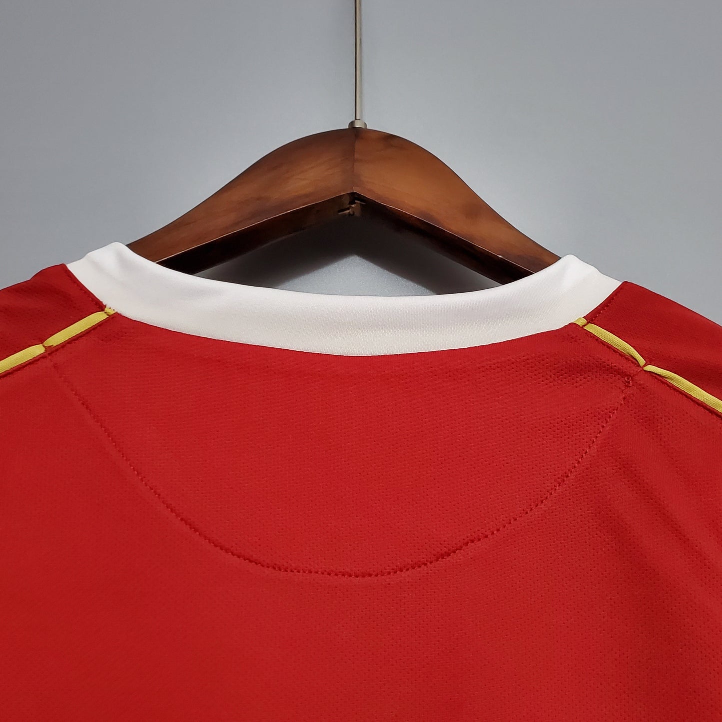 MANCHESTER UNITED I 06/07 MASCULINA (RETRÔ)