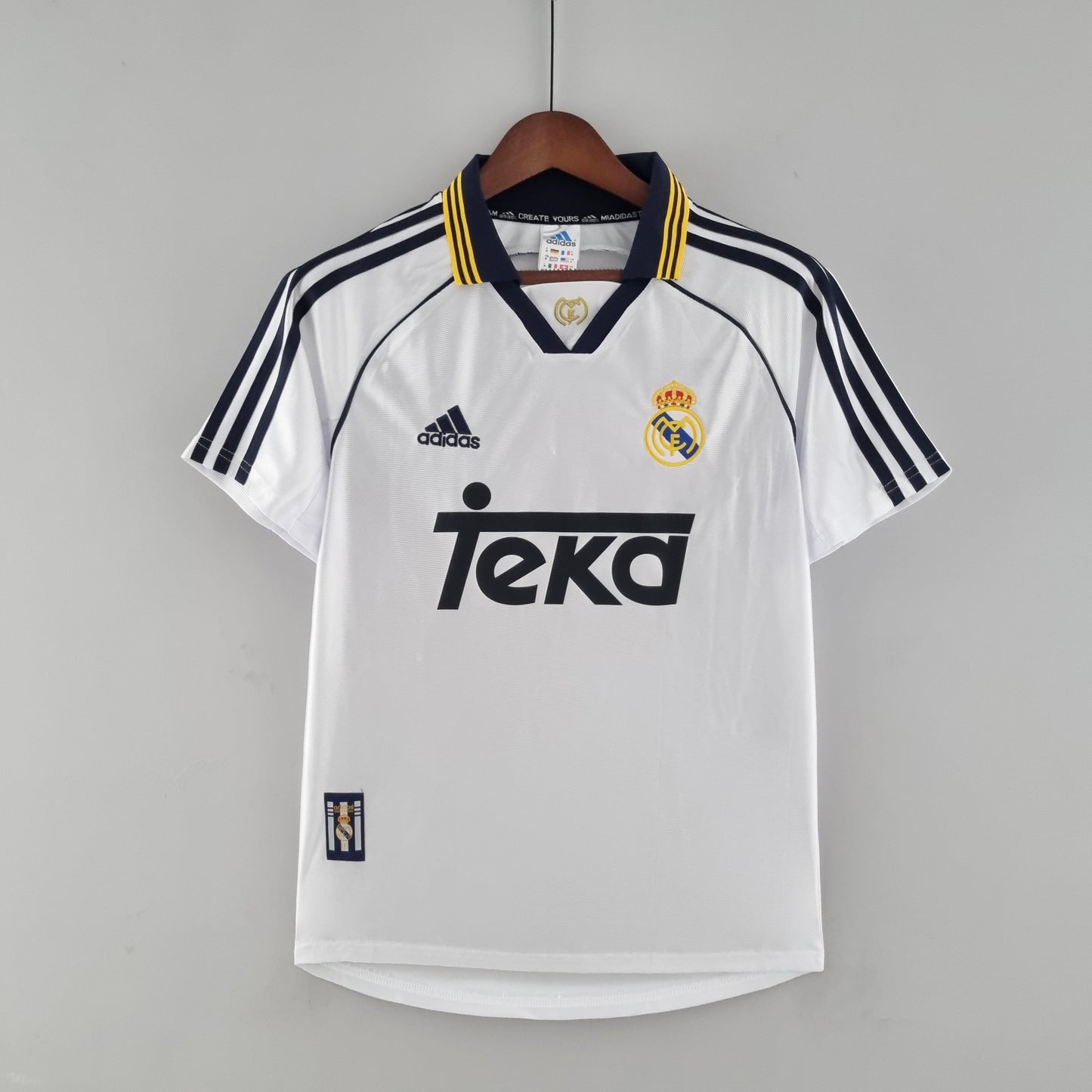 REAL MADRID I 2000 MASCULINO (RETRO)