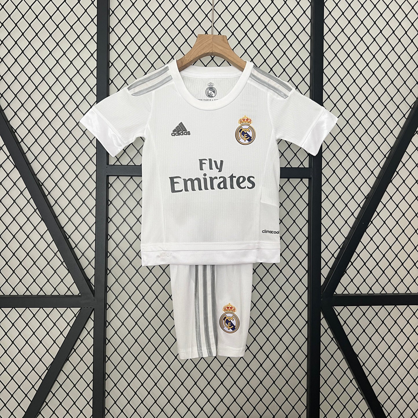 REAL MADRID I 15/16 CONJUNTO INFANTIL (RETRÔ)
