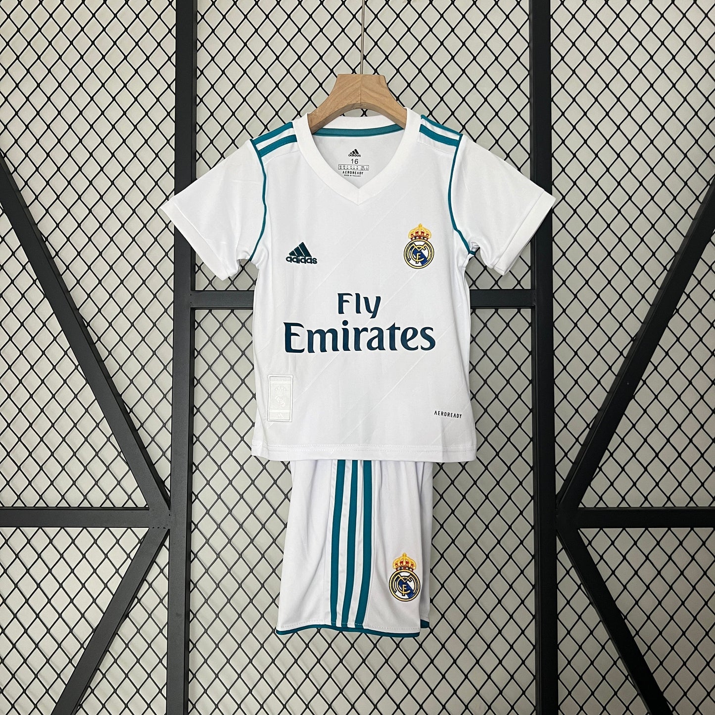 REAL MADRID I 17/18 CONJUNTO INFANTIL (RETRÔ)