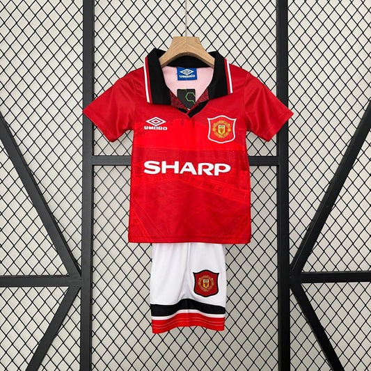 MANCHESTER UNITED I 94/96 CONJUNTO INFANTIL (RETRÔ)