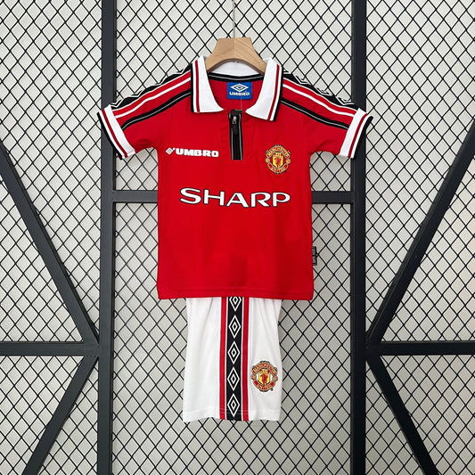 MANCHESTER UNITED I 98/99 CONJUNTO INFANTIL (RETRÔ)