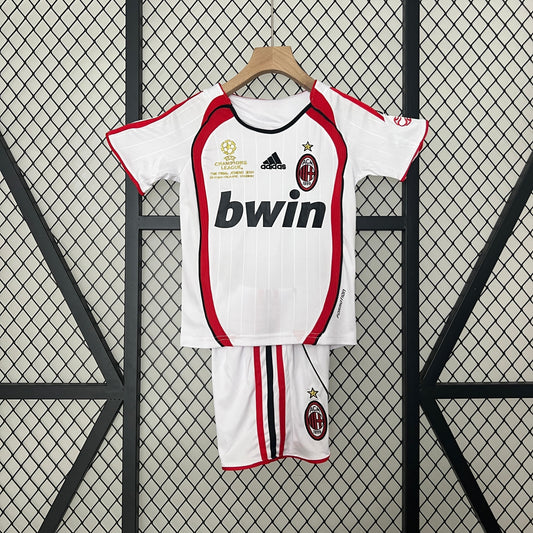 MILAN II 06/07 EDIÇÃO LIMITADA CHAMPIONS LEAGUE CONJUNTO INFANTIL (RETRÔ)