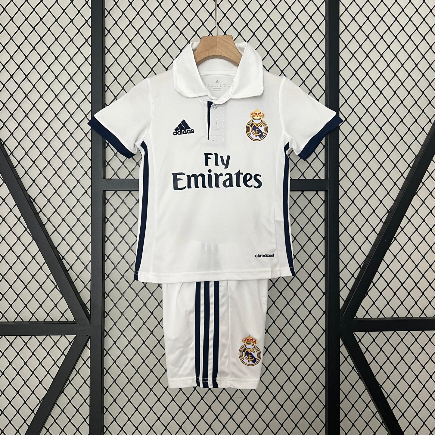 REAL MADRID I 16/17 CONJUNTO INFANTIL (RETRÔ)