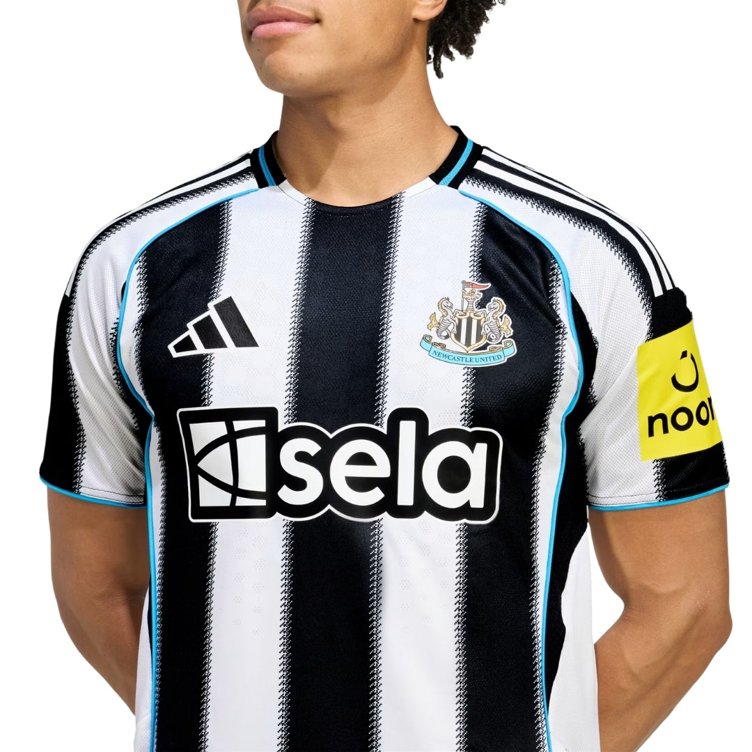 NEWCASTLE UNITED I 25/26 MASCULINA (VERSÃO JOGADOR)
