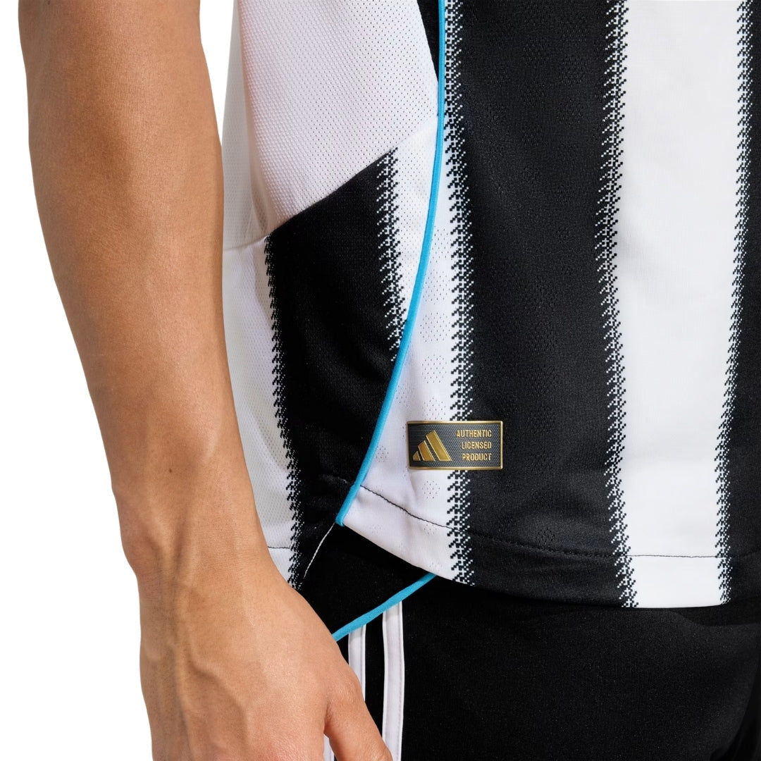 NEWCASTLE UNITED I 25/26 MASCULINA (VERSÃO JOGADOR)