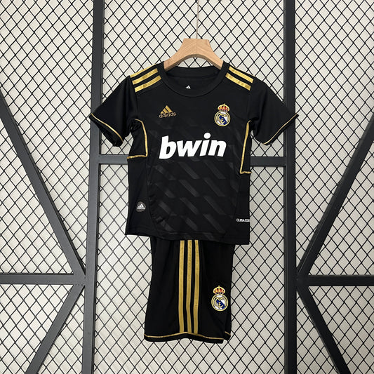 REAL MADRID II 11/12 CONJUNTO INFANTIL (RETRÔ)