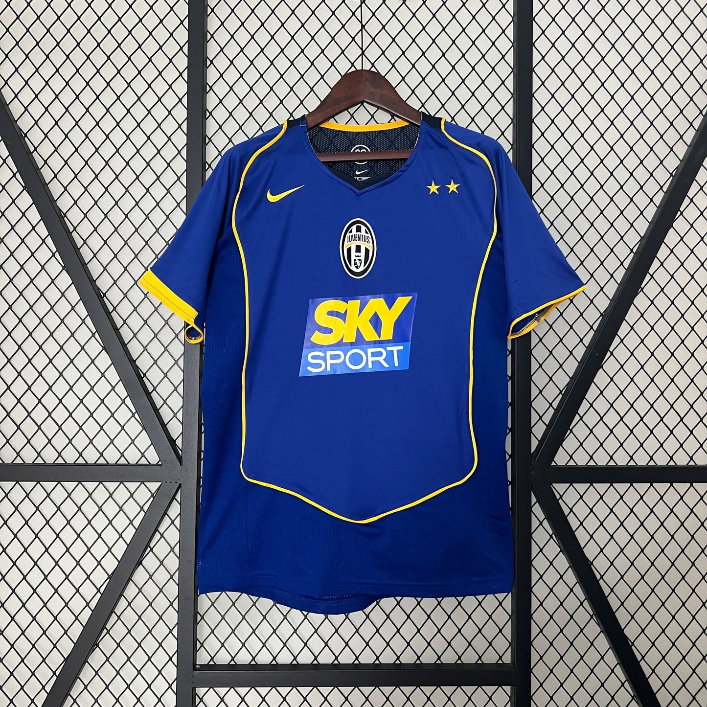 JUVENTUS II 04/05 MASCULINA (RETRÔ)