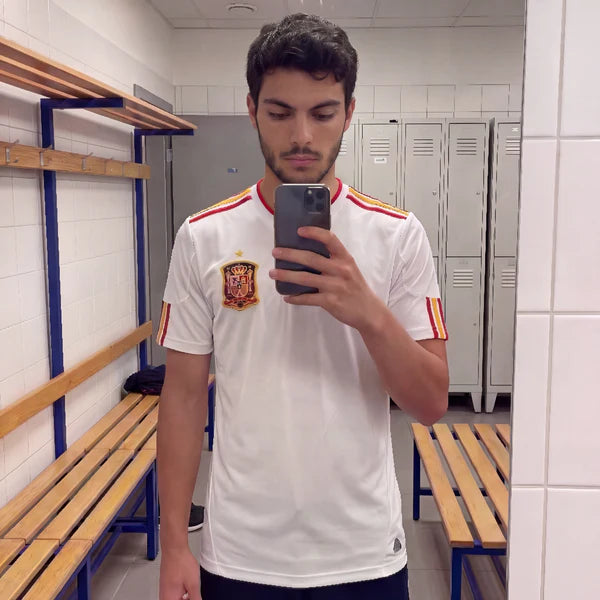 Cliente con camiseta de España