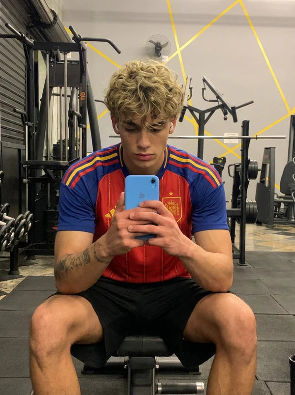Cliente con camiseta de España