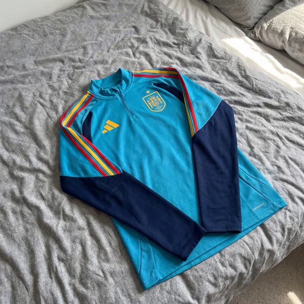 Cliente con camiseta de España